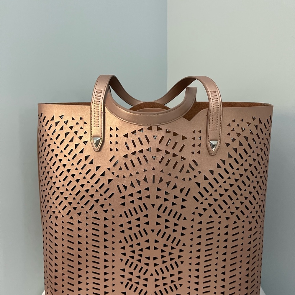 Vintage Stella & Dot rose gold laser cut tote
